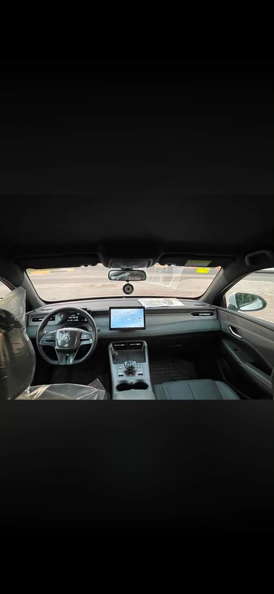 السلام عليكم 
Byd للبيع موديل 2025
رقم بغداد مميز بأسمي ماشية 23 الف مكفولة من الصبغ والضربة 

⚡ تمشي لحد 55 كم بالشحنة
⛽ ومدى إجمالي يصل إلى 2,100 كم حسب ظروف الاستخدام

✨ المواصفات:
✅ LED نهاري
✅ عدسات زنون
✅ ويل قياس 16
✅ إشارات بالمرايا
✅ دخول ذكي
✅ مقاعد جلد باللون الزيتوني
✅ شاشة تدعم الوسائط
✅ شاشة عدادات ديجيتال
✅ تحكمات ستيرن
✅ گير كريستال
✅ قطعتين تبريد خلفية
✅ مساحة خلفية واسعة
✅ حساسات خلفية
✅ كاميرا خلفية

للاستفسار *********** 
السعر 19700 وبيهة مجال
