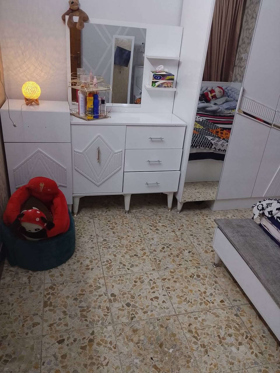 غرفه نوم تركيه
السعر 400 الف 
المكان العبيدي حي الرئاسه 
للاستفسار اتصل 
***********
