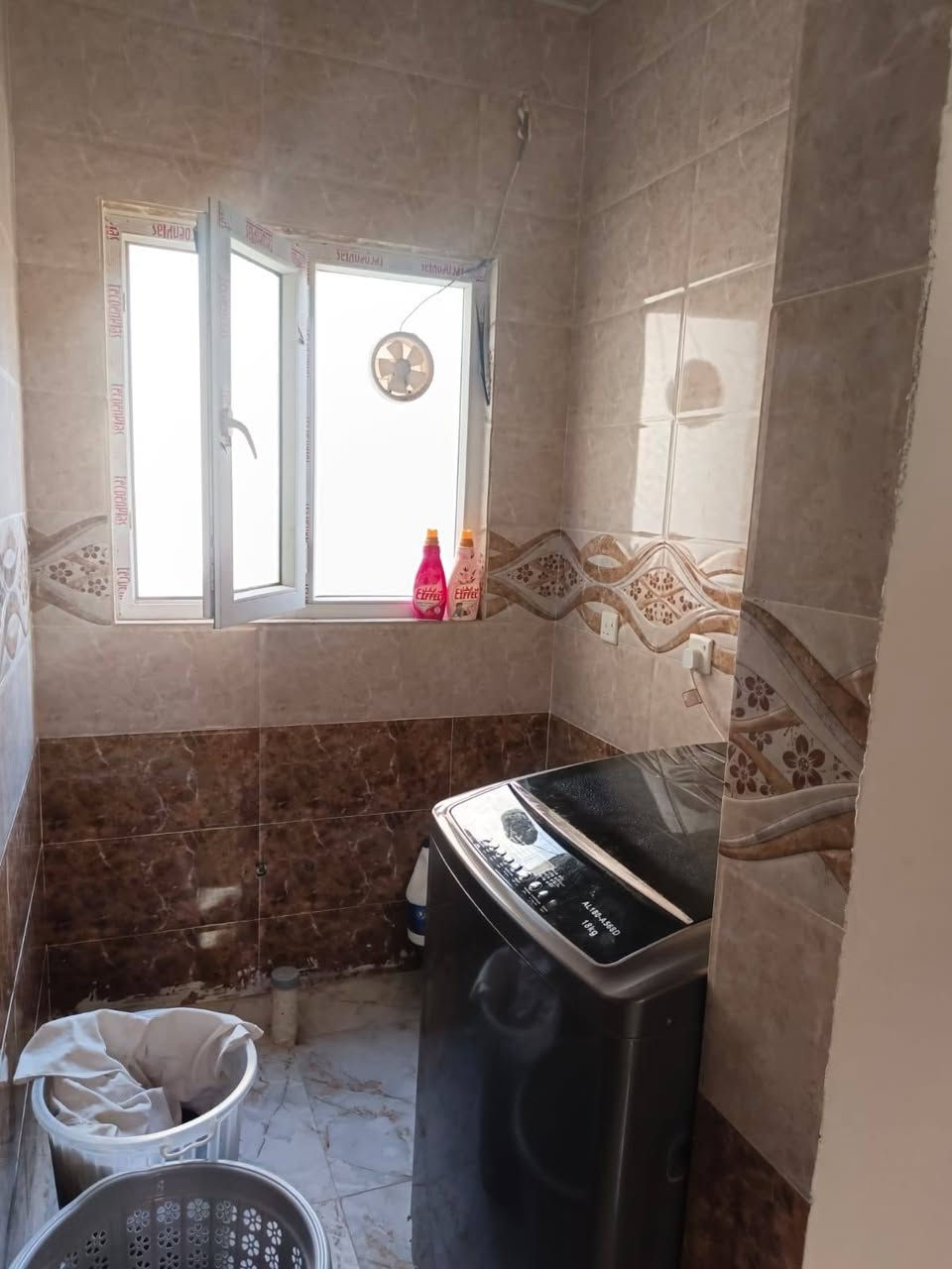 بيت للبيع القادسية الثانية سايدين مولى قرب جامع سعد بن معاذ المساحة 200 متر النزل 20 الواجه 10 البيت يتكون من طابقين طابق الاول يتكون من صحيات داخل خارج غرفتين نوم هول مطبخ استقبال طابق ثاني بناء، حديث يتكون من ثلاث غرف نوم هول صحيات مطبخ سطح عالي سطح ناصي البيت ملك صرف شرط تحويل بسم شرعي موجود للاستفسار على رقم هاتف بي واتساب
‏‪***********‬‏
بيت للبيع القادسية الثانية سايدين مولى قرب جامع سعد بن معاذ المساحة 200 متر النزل 20 الواجه 10 البيت يتكون من طابقين طابق الاول يتكون من صحيات داخل خارج غرفتين نوم هول مطبخ استقبال طابق ثاني بناء، حديث يتكون من ثلاث غرف نوم هول صحيات مطبخ سطح عالي سطح ناصي البيت ملك صرف شرط تحويل بسم شرعي موجود للاستفسار على رقم هاتف بي واتساب
