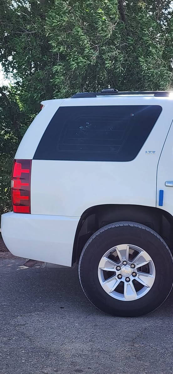 للبيع فقط:(بيع مستعجل) بدون مراوس
تاهو2009LTZ بتره فول مواصفات وارد خليجي
السياره (كفاله عامه)
رقم بصره دولي وهزه جديده تحول ثاني يوم
مكينه 5300 ما مفتوحه لا تنقيص ولا تبخير ولا بطاله
مكاني البصره الهارثه مفرق معمل الورق
ماشيه 152km الف حقيقي 
المواصفات:
.فور ويل
.7راكب
.داخل بيجي
.تشغيل عن بعد
.صندوق كهربائي
.فتحه صندوق كهربائي
.فتحه سقف
.كشنات تحكم كهربائي امامي خلفي
.تبريد كشنات
.تدفئه كشنات
.خزن كشنات
.تبريد 3 قطع 
.شاشه
.كامره
.حساس خلفي
.لايت زينون 
.اشاير بلمري داخليه
.مري كهربائي
.مري شفط
.ترحيب بلمري

السياره كلش جديده ومال بيت ما متعوبه اي كلوب بلعينه ما مشتغل كير مكينه تبريد حداده تخم تاير متصرف عليها شي
السعر:180 وبي مجال قليل 
رقم الهاتف:*********** شط العرب, البصرة

