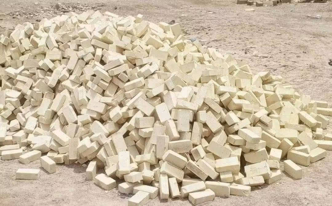 سلام عليكم طابوك الإصلاح طابوكه نظيفه شرط غالب ولون وركن وقوه وعدد 4250شرط الحساب سعر جوه سوك حسب المكان يوجد بلوك كهربائي درجه اولى شرط الفحص موجود واتساب اتصال ***********
