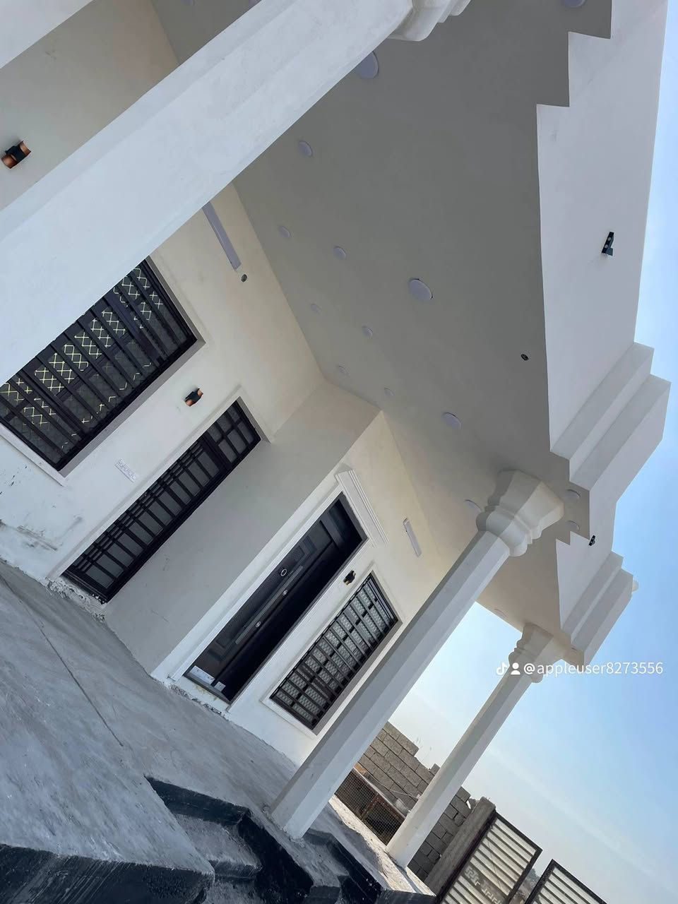 سند 25 طابو الكاظمية تحويل مباشر بأسم المشتري مزرعه 1دونم مع بيت بناء حديث 2024 البيت يحتوي على
سلام عليكم للبيع مزرعه بيت 1دونم 
غرفه منام /واستقبال كبيره /ومطبخ وهول 
البيت بناء حديث الارضيه بورسلين والبيت موثث 
المزرعه مخدومه بالكامل خطين كهرباء خطين ماء 
تحتوي على نخيل وبعض الحمضيات ومنضومه سقي وبئر ماء حلو وادوات منزليه ...مزرعه فول فول جاهزه لسكن العوائل أو تصلح شاليهات وبعد بيها مواصفات أكثر / العنوان بغداد التاجي سبع البور/استفسار ‏‪***********‬‏
سند 25 طابو الكاظمية تحويل مباشر بأسم المشتري مزرعه 1دونم مع بيت بناء حديث 2024 البيت يحتوي على
