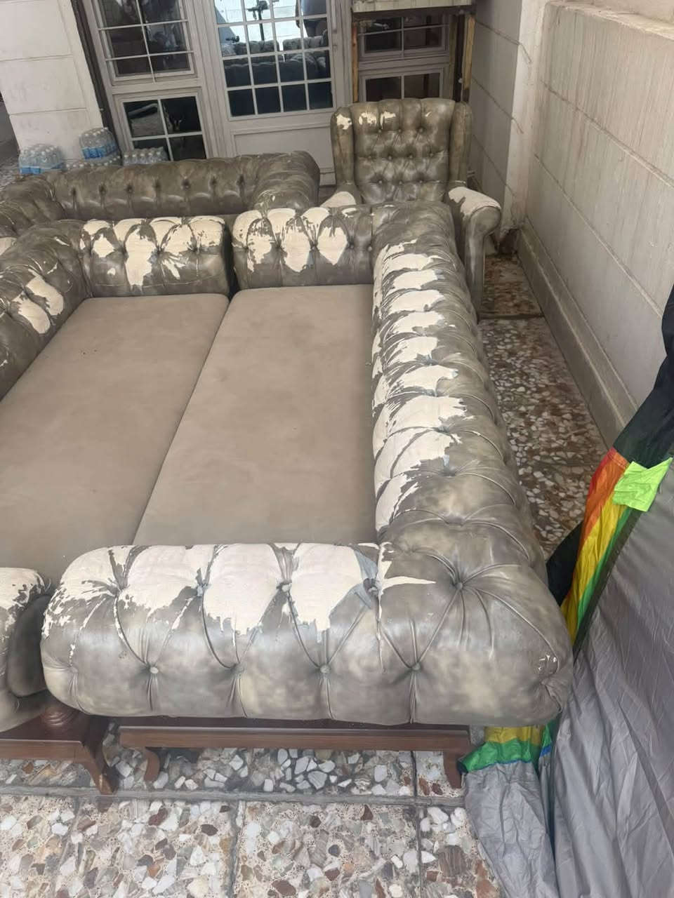 كنبة • مستعمل • موضح بالصور