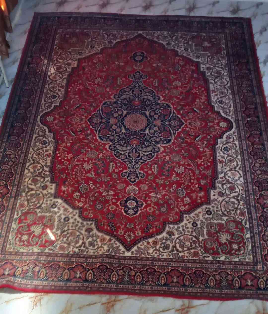 للبيع ميز مع كراسي ومحفورة نظيفة المكان حي سومر والاسعار عالصور الاتصال على الرقم
***********
