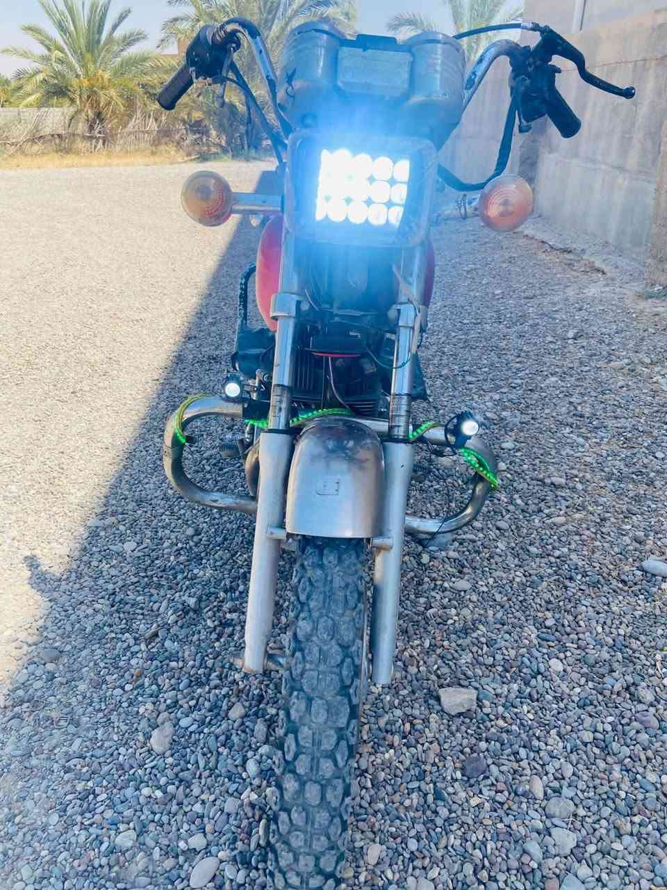 موطور جني دبل بلك
محرك ٢٠٠ صوت صافي ونشط ماينطي دخن 

كهربائيات كلها ضوء امامي بكلايت اشاير نشرات 
 شغاله سلف شغال 

دبلات ويل امامي وخلفي شرط لا عواج 

السعر ٢٦٠ وبي مجال للطيبين 
مكاني الزاب -قرية شميط 
رقمي ***********
