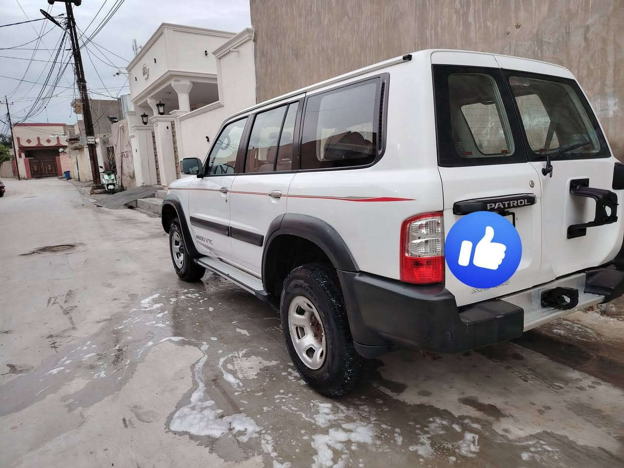 سلام عليكم
نيسان باترول 2002
تبريد تدفئه شغال تبريد مركزي 3قطع
مابيه صبغ سياره خير من الله اي نقص مابيه كفاله
غاز بانزين 
ديالئ جلولاء ***********
