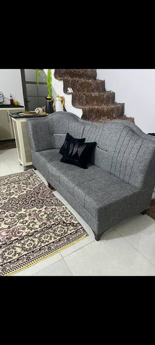 كونفيره جديده أستخدام شهر للبيع
تخم 3 مقاعد جديد للبيع 
الاستفسار ***********
