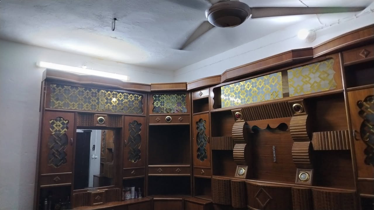 غرفه اخشاب كامله للبيع  السعر 450،000وبي مجال
مكاني بغداد ابو غريب اريد ابيعها لان غرفتي ضيگه
***********
