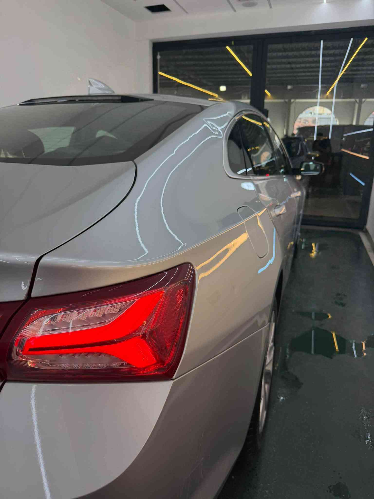 سلام عليكم
للبيع
ماليبو 2020
مواصفات LT المعروفة 
مكينة 1.5 Turbo
السيارة بحالة جداً نظيفة وايدي بيها وادامة كل ٦ اشهر  
مكينة وگير وراديتر كلهن بلادي ممفتوحات كفالة
فيول بمب جديد ، صدر بحالة ممتازة ، كهربائيات السيارة كلها سليمة

حادث السيارة جاملغ ايسر ، بالعراق بيها بارد بالجاملغ الايمن على گد شبر وهم موضح بالصور
سونار السيارة من المندلاوي جديد موجود بالصور
صور الحادث من جعفر ابو الشواصي جديد موجود بالصور
تقرير السيارة من امريكا موجود عندي للي يريده

السيارة ماشية 156 الف كيلو
مشي امريكا 90 الف كيلو

السيارة رقم اربيل سنوية بأسمي
مكاني بغداد شرط التحويل

السعر 115 ورقة

التفاصيل كلها موجودة بالصور ، الشراي يتصل على الرقم
***********
متواجد واتس اب

حياكم الله
