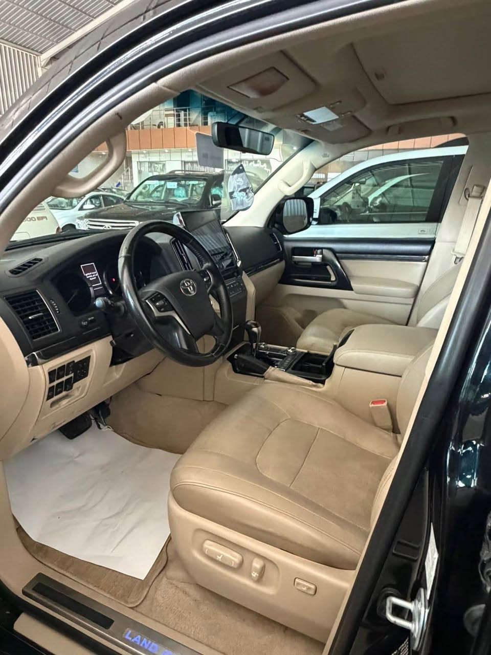 مۆدێل 2021 شەریکە جیهان مواسەفات GXR V8 دووکوشین کارەبا هەشت ئێرباگ  پیبیئێف کراوە  دەحامی لەبۆ دەحامی سبوخ ساردەکوت هەموو بەشەرت گێرومەکینە بەشەرت km56000 رۆیوە رقم تلفون *********** أربيل, العراق
