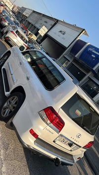لكزز 2013  Lx.570 فول مواصفات   بيها نص جاملغ خلفي صبغ ومكانين تعديل  ...