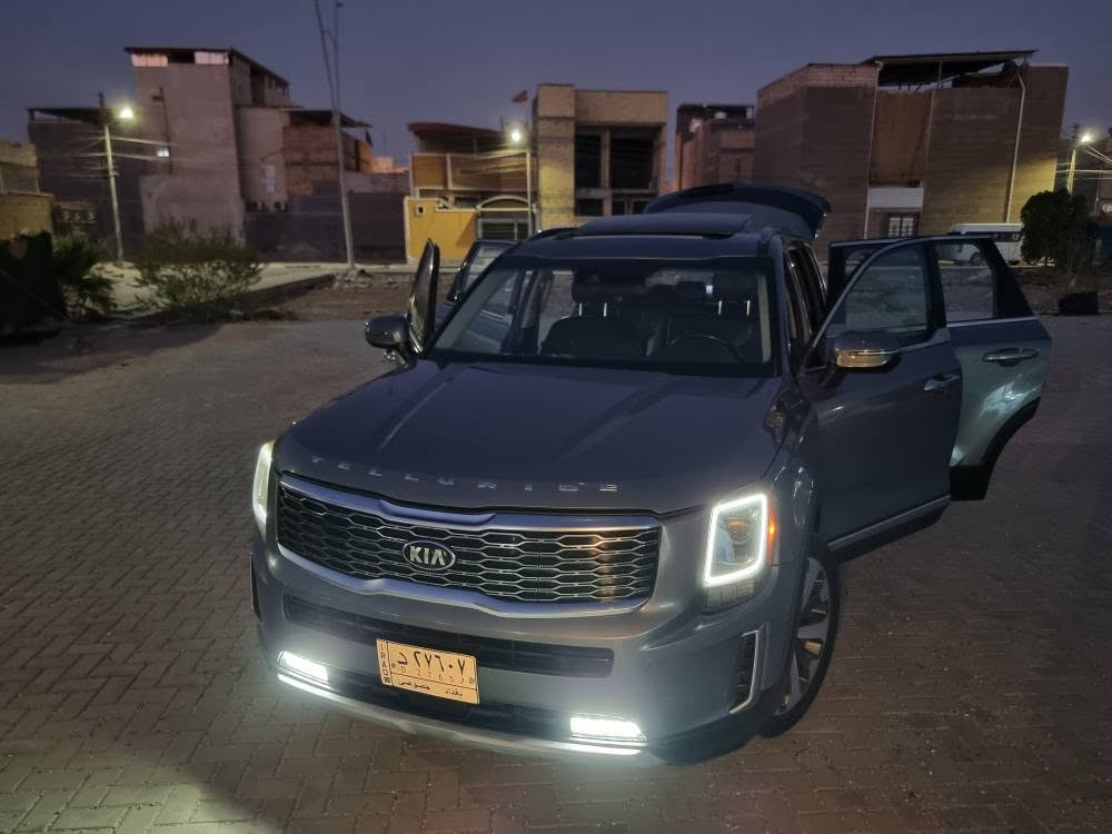 كياتيلورايد (Kia Telluride) موديل 2020 - واردأمريكي
​المواصفات العامةوالمحرك:
• ​المحرك: 6 سلندر (V6) سعة 3.8 لتر وقوة 291 حصان.
• ​الگير : أوتوماتيك من  6 سرعات.
• ​الكيلومترات : 119,889 
• ​أرقام بغداد (خصوصي) بأسمي تحويل ثاني يوم 
​المواصفات الخارجية:
• ​اللون: رمادي مميز (Dark Gray / Gravity Gray).
• ​فتحةسقف: فتحة سقف كهربائية.
• ​الإضاءة: إضاءة أمريكية LED مع كشافات وسلاسل DRL نهارية.
• ​العجلات: ويل كب  ألمنيوم مقاس كبير بتصميم رياضي.
• ​الحساسات: حساسات خلفية للركن.
• ​المرآة: مرايا جانبية كهربائية مزودة بإشارات تحذيرية.
​المواصفات الداخليةوالراحة:
• ​المقاعد: جلد أسود بحالة ممتازة جداً.
• ​التحكم بالكرسي: تحكم كهربائي لمقعد السائق.
• ​الشاشةوالترفيه: شاشة لمس حديثة ، مع كاميرا خلفية.
•  ​أنظمةالقيادة والأنظمة الذكية:
◦ ​نظام تحديد المسار (Lane Keep Assist).
◦ ​نظام منع التصادم / الفرملة التلقائية.
◦ ​نظام مانع الانزلاق .
◦ ​وضعيات قيادة متعدده (Drive Modes).
• ​التكييف: تكييف مركزي وكاله لكافة الصفوف.
• ​المساحة: 3 صفوف مقاعد (تسع لـ 7 إلى 8 ركاب) مع مساحة تخزين واسعة بالصندوق الخلفي.
​حالة والضرر :
• ​الجاملغ الأمامي الأيمن: به ضربة ومصلح
• ​البنيد (غطاءالمحرك): به ضربة ومبدل جديد
• ​باب السائق: ضربة صغيرة جداً (بحجم الإصبع).
• ​الجاملغ الخلفي الأيمن: تعديل على البارد بدون صبغ.
​مكان التواجد : البصرة شط العرب 
السعر : تواصل :*********** البصرة, العراق
