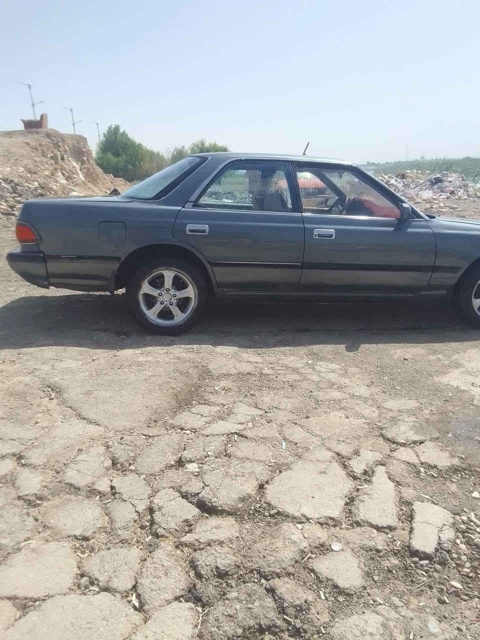 مارك 90رقم واسط دولي سنويه جديده بسمي كير جديد مكينه ونجي زينه  حادث صفحه  السعر 3ملاين ***********
