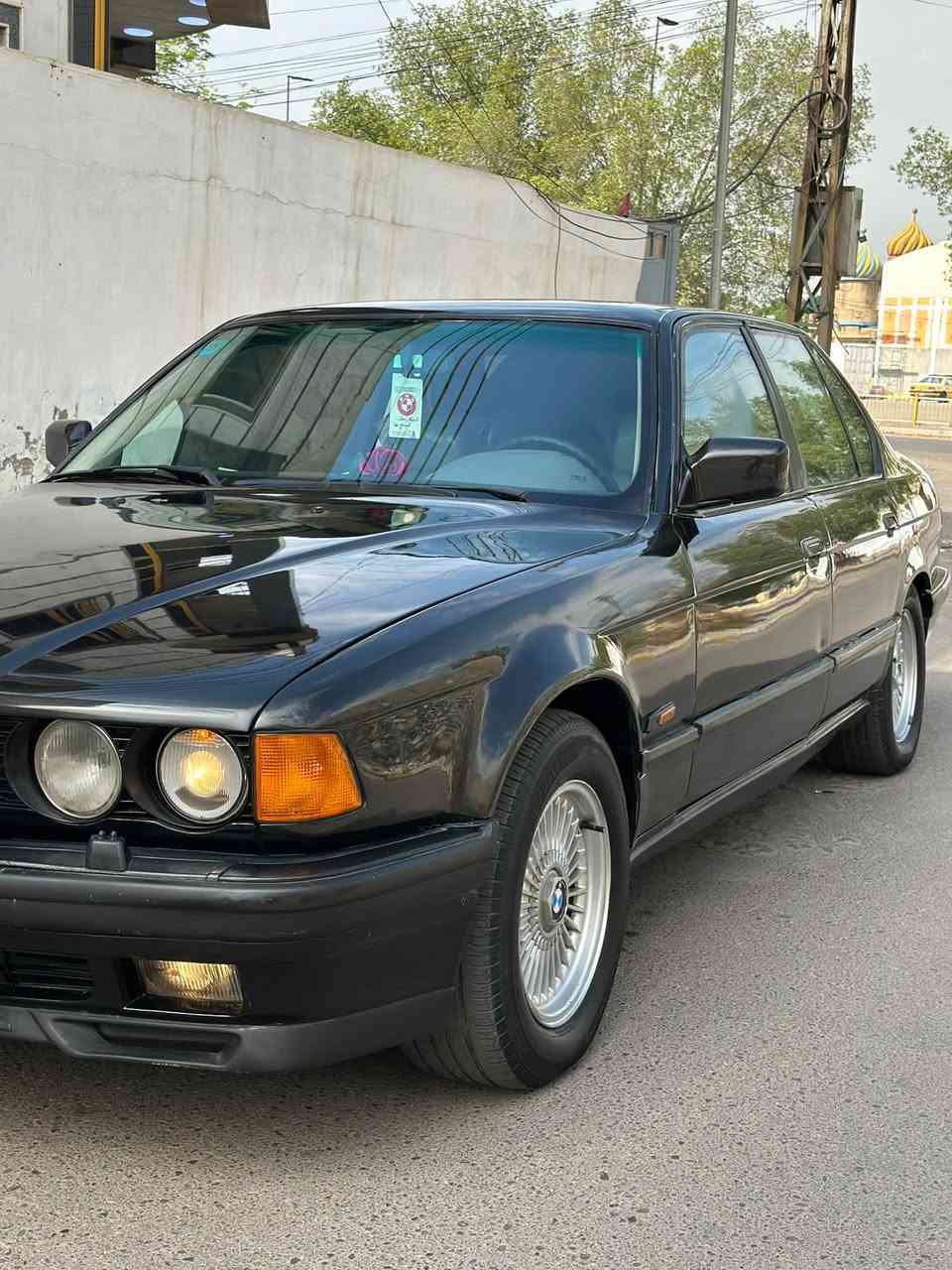 السلام عليكم بي ام للبيع 740 اصل موديل 1992 كفاله من الضربه فتحه سلايد طكتين كشنات كهرباء صندوق شفط كهرباء حساسات مانع انزلاق مري كهرباء سنتر لوك ٤ جام كهرباء مكينه كير صدر جدد  تبريد ثلج السياره جاهزه اي نقص مابيهة رقم بغداد دولي بأسمي عنواني بغداد السيديه السعر ٥٨ وبيهة مجال ***********

