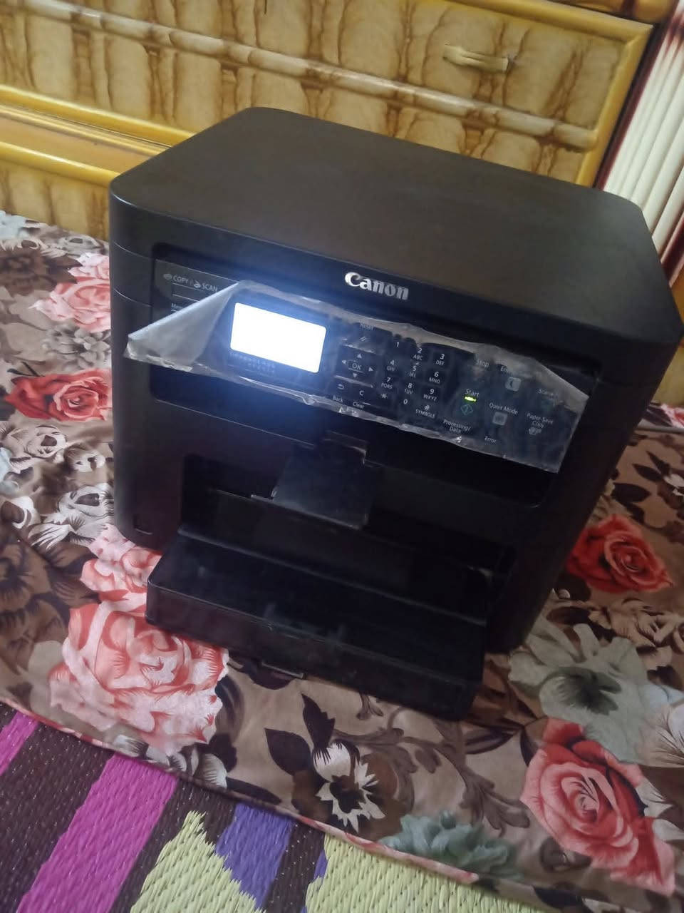 طابعة موديل كانون mf241d
للبيع استخدام منزلي نظيفة جداً.

✅نظام الطبع (اسود وابيض)

✅ فيدر قلّاب

✅ تحتوي سكنر

✅ سرعة الطبع ٢٧ صفحة بالدقيقة (على الوجهين)

✅ ٥٥ صفحة بالدقيقة على وجه واحد

✅ تعمل استنساخ وطبع من الحاسبة 💻🖥️

✅ اقتصادية جدا جدا جدا

✅ معاها قرص التعريف وكابل توصيل بالحاسبة

________________________

مكاني ديـالـى 🍊❤️ حي سيف سعد، قرب مجمع الغالبية السكني 🌳🌳

للأستفسار التواصل على الواتس اب على رقم الهاتف *********** 📱📲

يـوجـد توصيـل
