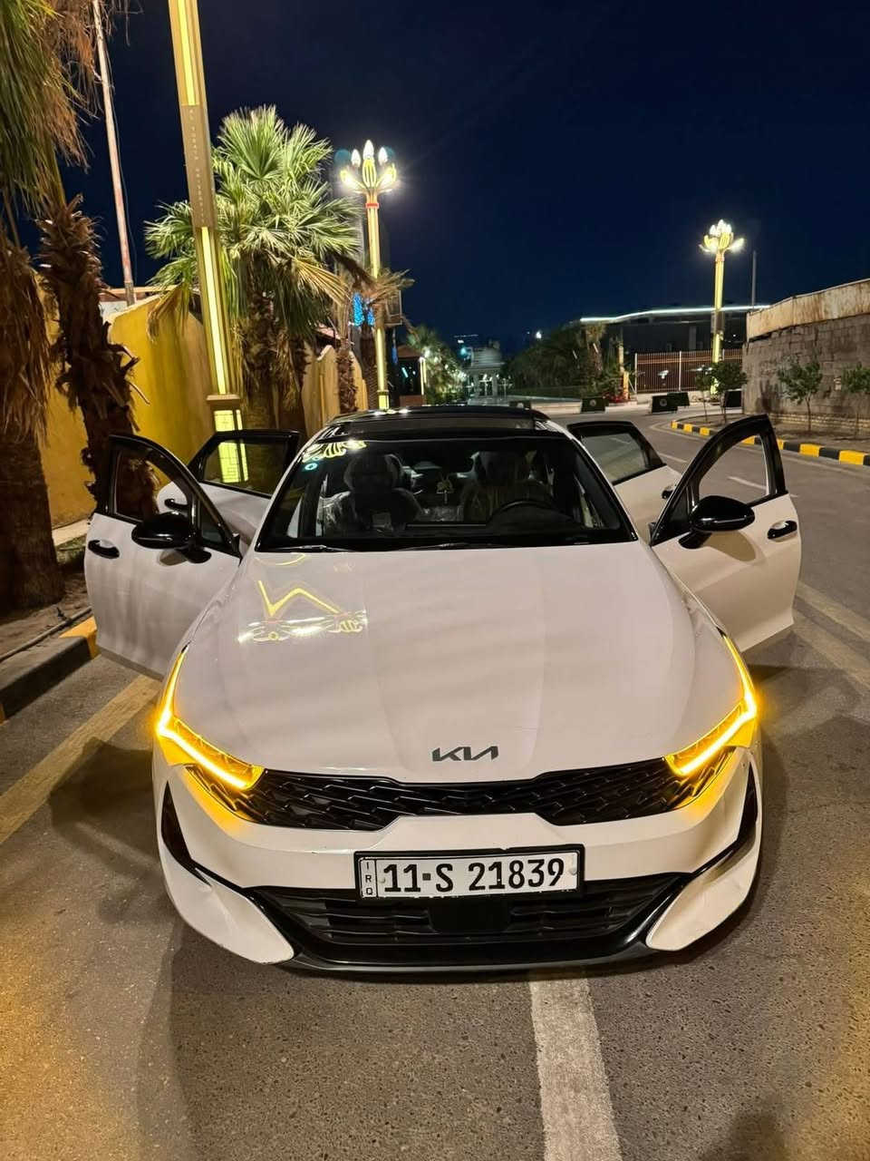 السلام عليكم سياره كي فايف  موديل 2022 جيتي لاين  وارد امريكي محرك 1600تيربو. السياره ماشيه 80km وليس mil السياره مكفوله من ضرر ومن كلير ومحرك مكفول كلشي موضحلك بلصور رقم بغداد  تخم تاير جديد من شركه تاير مول هانكوك  كوري اصلي باسمي السياره   رقم الهاتف *********** /ممتواجد علنت دائما شراي يتصل
