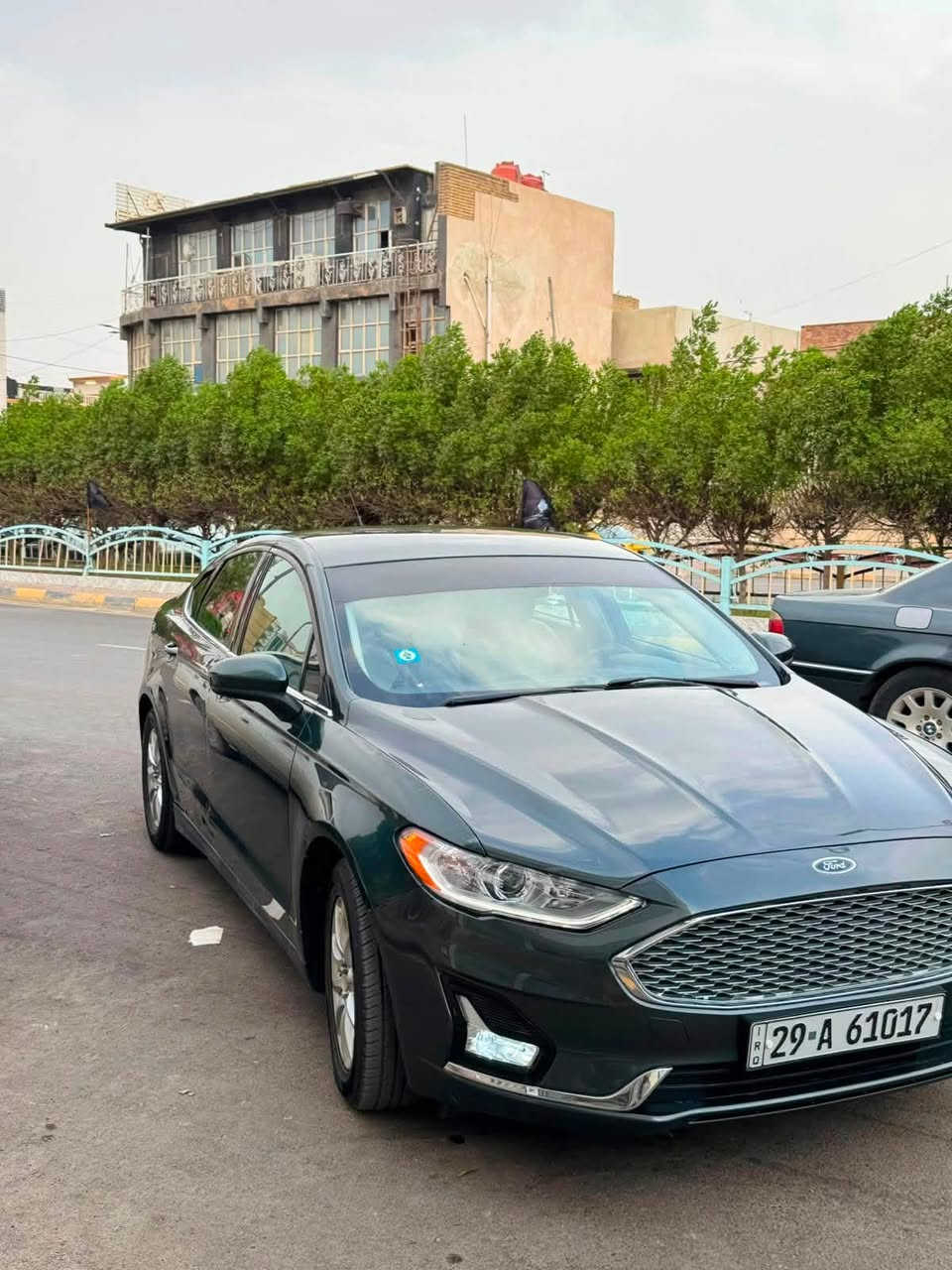 فورد فيوجن - 2016
لون زيتوني - محرك2500
محدث البجم دعامية + مازدات  (محدث 2020)
ماشيه 135 mi
حادثه بنيد وجاملغ مبدلات
والجزء العلوي من باب السايق جان جارد ورشيته ( للجماليه )
رقم واسط انكليزي باسمي 
مكانه واسط الكوت
السعر 7,400 $وبيها مجال
للتواصل على الرقام التالية :
*********** 
***********
