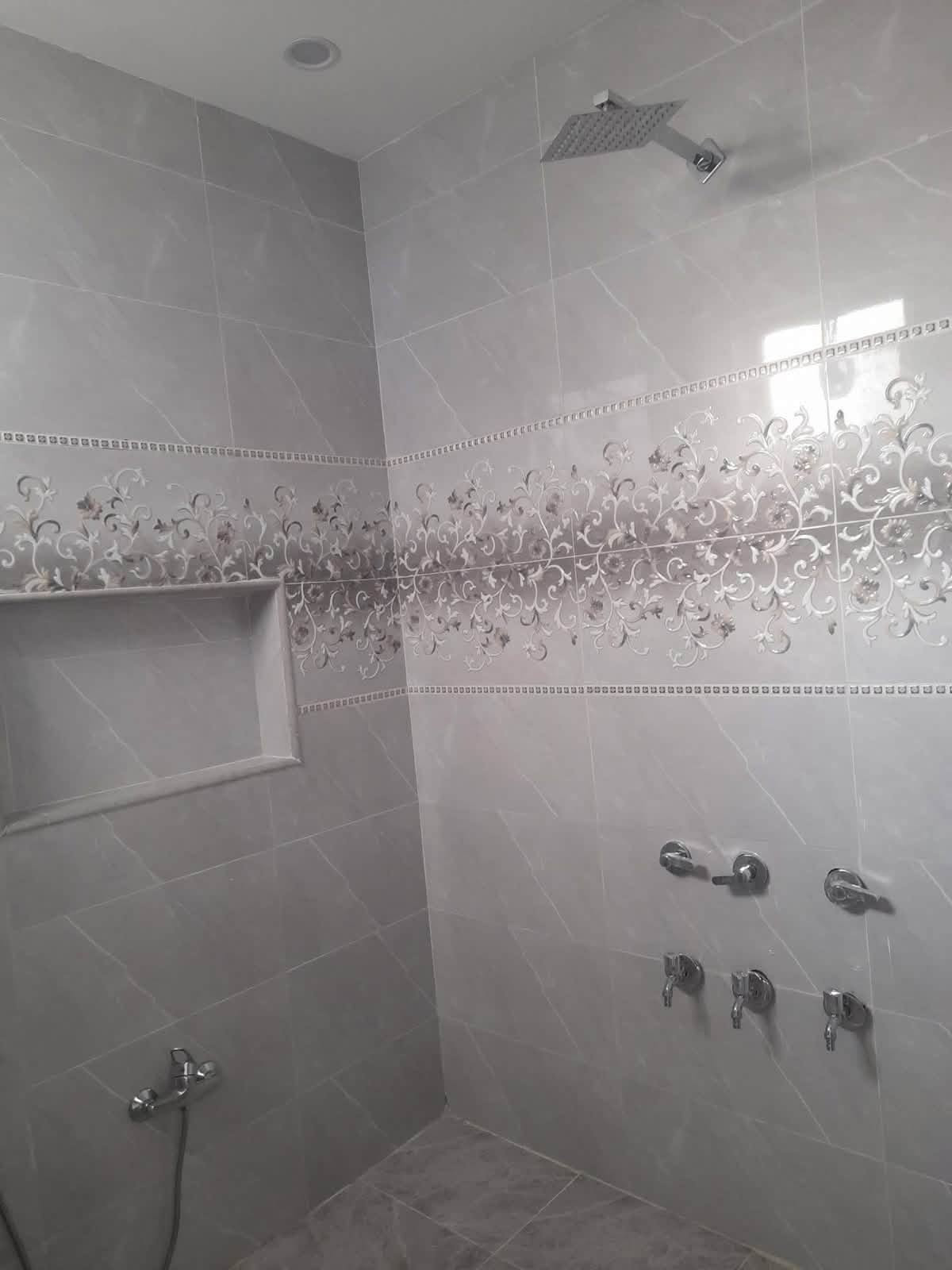🏠 فرصة لامتلاك دار مميز في تكريت للبيع
الموقع: تكريت - الديوم - التصنيع  

 المساحة: 150 متر  

 الواجهة: 7.5 متر نزال ٢٠ (تغليف حجر أنيق)

رقم العقار 5287

السعر 125 وبي مجال 

التفاصيل الداخليه 

 4 غرف نوم  

 استقبال  

 صالة  

 مطبخ  

 مجاميع صحية  3

📞 للاتصال والاستفسار:// ***********
