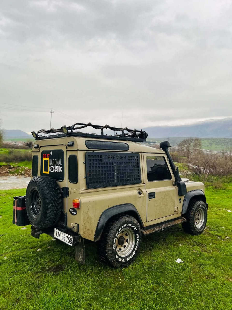 Land rover مودێل 2010
٤ پستن بەنزین  کابرێتەرە گێرو مەکینە ئەکسل بەشەرت
شوێن // بلێ بارزان
***********
