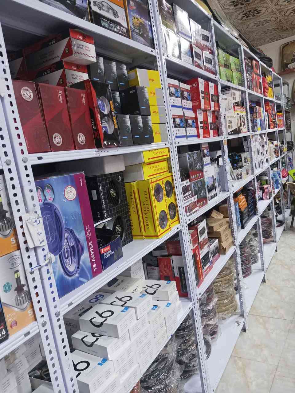 إكسسوارات سيارات • بضاعة جديدة • عرض خاص ٣ أيام