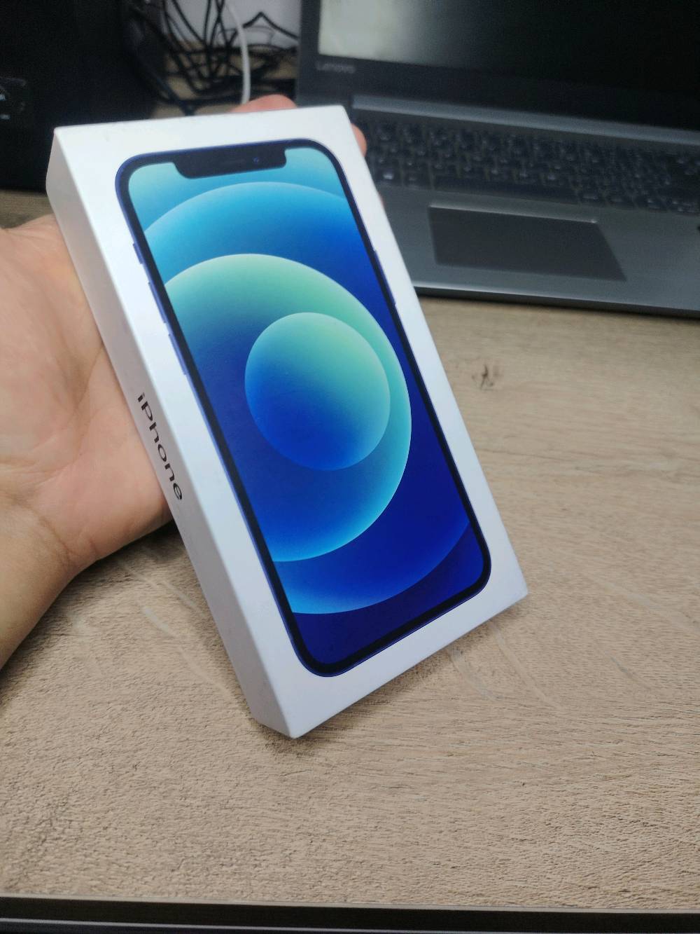 IPhone 12
ايفون 12 العادي  ماستر نموذج AAA  لونه ازرق🔵

ذاكرته 128GB بطاريتة 79 🔋 وبالحاسبة 81✅

شحنة فول مكفول من الشخط والفتح والتبديل خط واحد وياه كارتون فقط‼️ جميع التفاصيل موجودة بالصور والجهاز نظيف جدا✨

السعر 350وبي مجال للشراي 

عنواني ناصرية مركز 

للاستفسار الاتصال على الرقم *********** متوفر واتساب