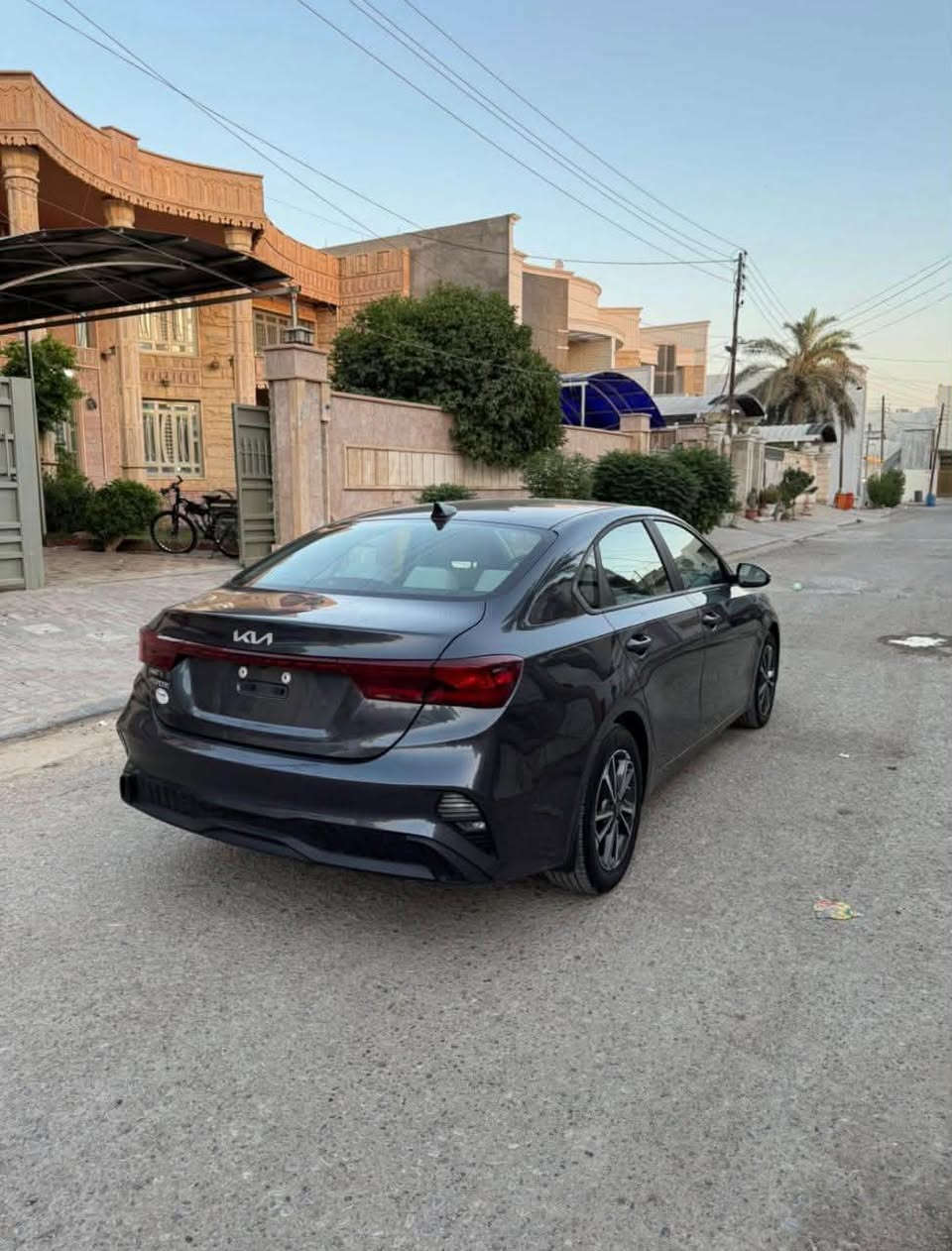 كيا فورتي 2023 📍
الوارد أمريكي ممشى 20 الف 
دون صبغ وبدون ايرباق وضرر
السيارة نظيفة بالكامل 
للتواصل :- ‭***********‬
