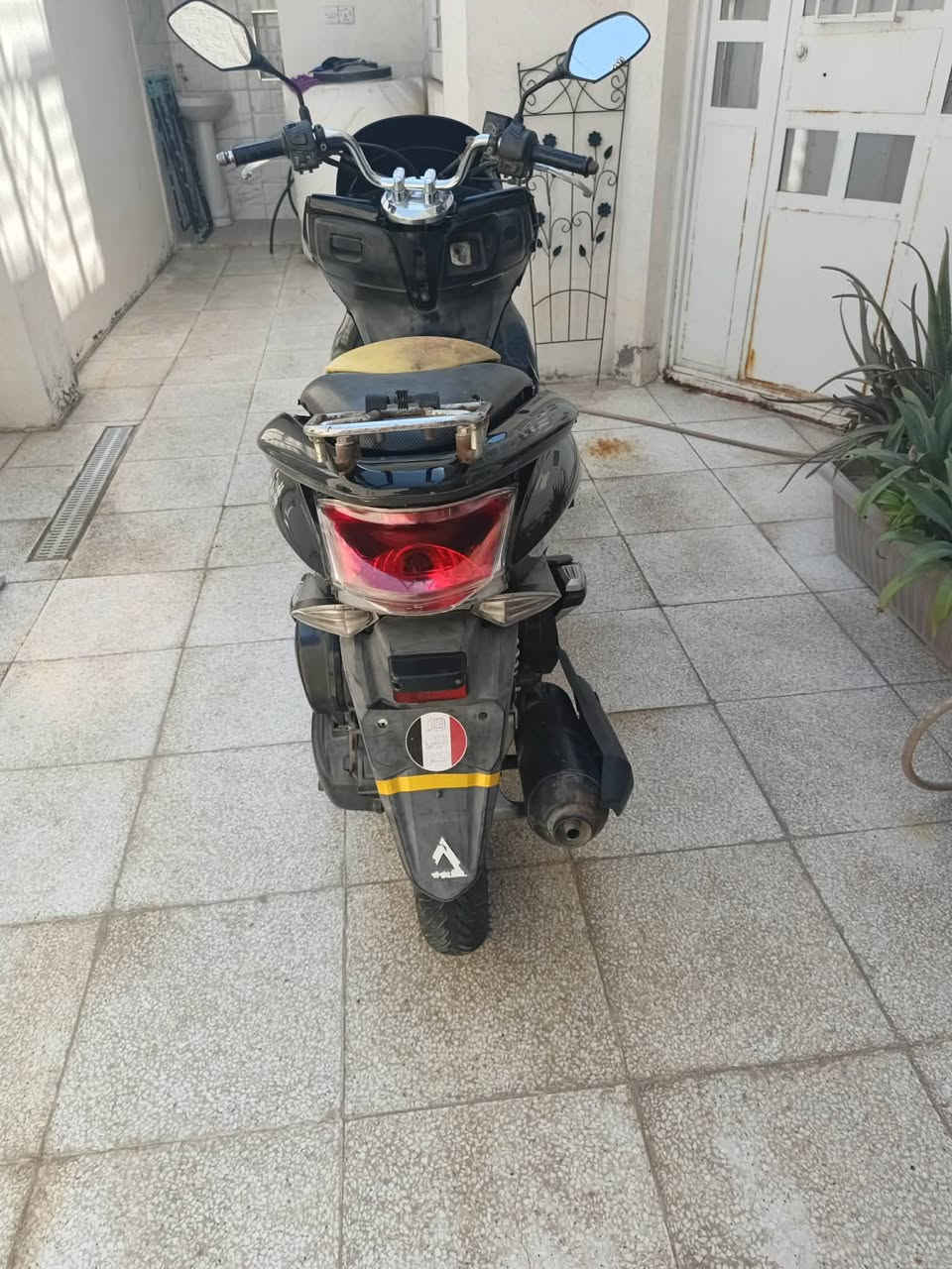 دراجة pcx الجيل الاول محرك بلادي الدراجة ناعمة وياها خوذة نفس لون اسود زوج تايرات جديدة فيتنامي الدراجة بيها نواقص بسيطة سعرها 750 قفل
دراجة pcx الجيل الاول محرك بلادي الدراجة ناعمة وياها خوذة نفس لون اسود زوج تايرات جديدة فيتنامي الدراجة بيها نواقص بسيطة سعرها 750 قفل
بغداد/ المحمودية
***********
