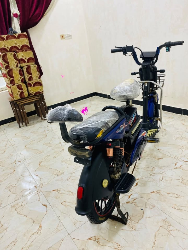 دراجة شحن • حجم ٢٠ • بدها بطاريات