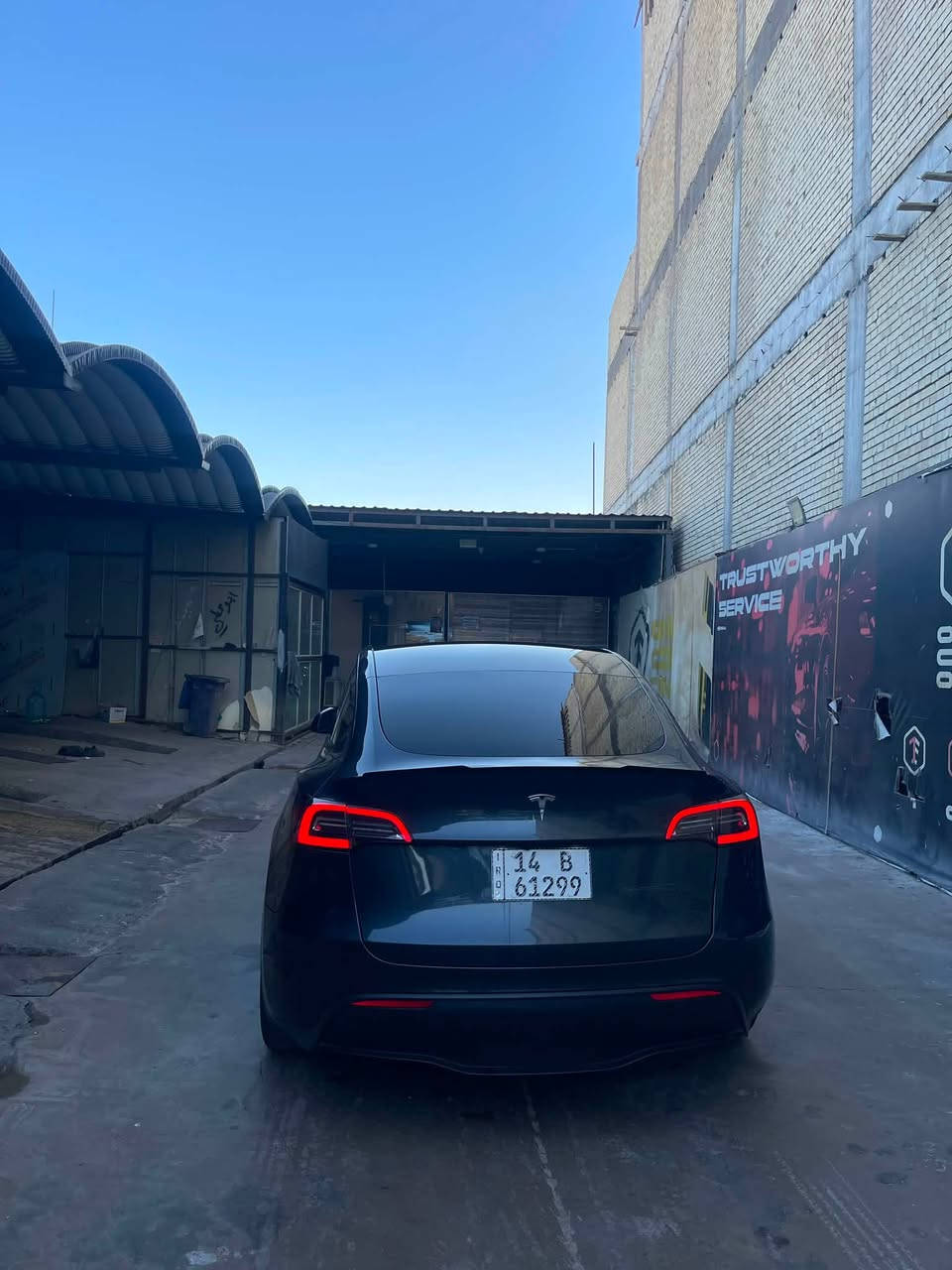السلام عليكم مكاني البصره 

♦️ للبيع Tesla Model Y تك ماطور لونك رينج بطاريه جبيره

♦️ اخر تحديث

🔷 رقم بصره بأسمي شرط التحويل 

🔷 الموديل : 2024

♦️ ماشيه   : 21 ميل

♦️ داخل ابيض

🔷 تحكمات ستيرن

♦️ كشنات كهربائية

🔷 كامرات محيطيه

♦️ الدفع: خلفي

♦️ دبل مطور

🔹 مدى ممتاز للشحنة الواحدة 550 كيلو متر

🔷 حادثه : مبدل الجاملغ الامامي الايسر 

🔷 مكان السياره البصره تقاطع الطويسه 
👈🏻 السعر 218$

📞***********اتصال او وتساب
