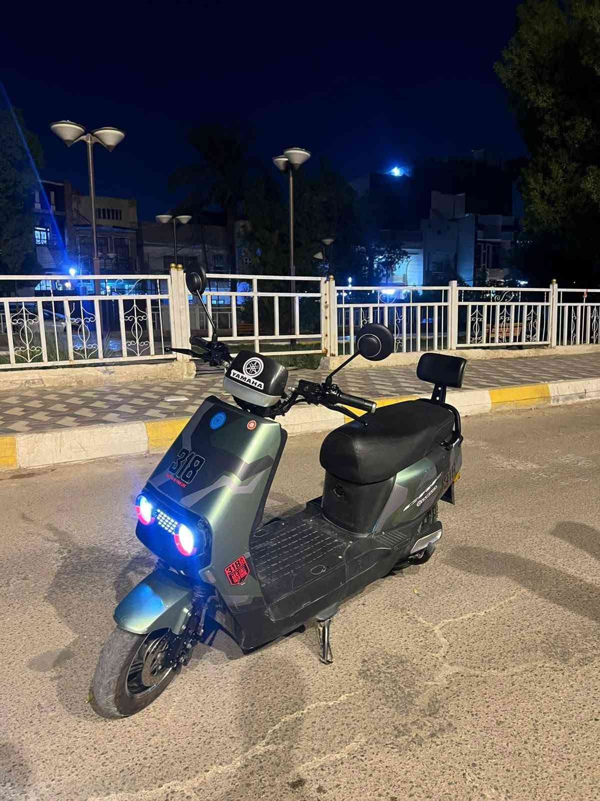 السلام عليكم 
دراجه شحن 318
نضيفه 
6بطاريات ولي32انبير 
تايرات جدد 
كهربائيات كله شغاله 
550مكاني بغداد الامين الثانيه 
***********
