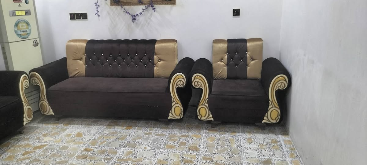 السلام عليكم ورحمة الله وبركاته
تخم قنفات للبيع جديد جدا واستعمال قليل جدا وفووول نظافه.
بالعافيه للي ياخذه والسعر عالخاص او الاتصال على الرقم *********** العنوان بغداد مدينة الصدر قطاع 23تجي وتدلل

