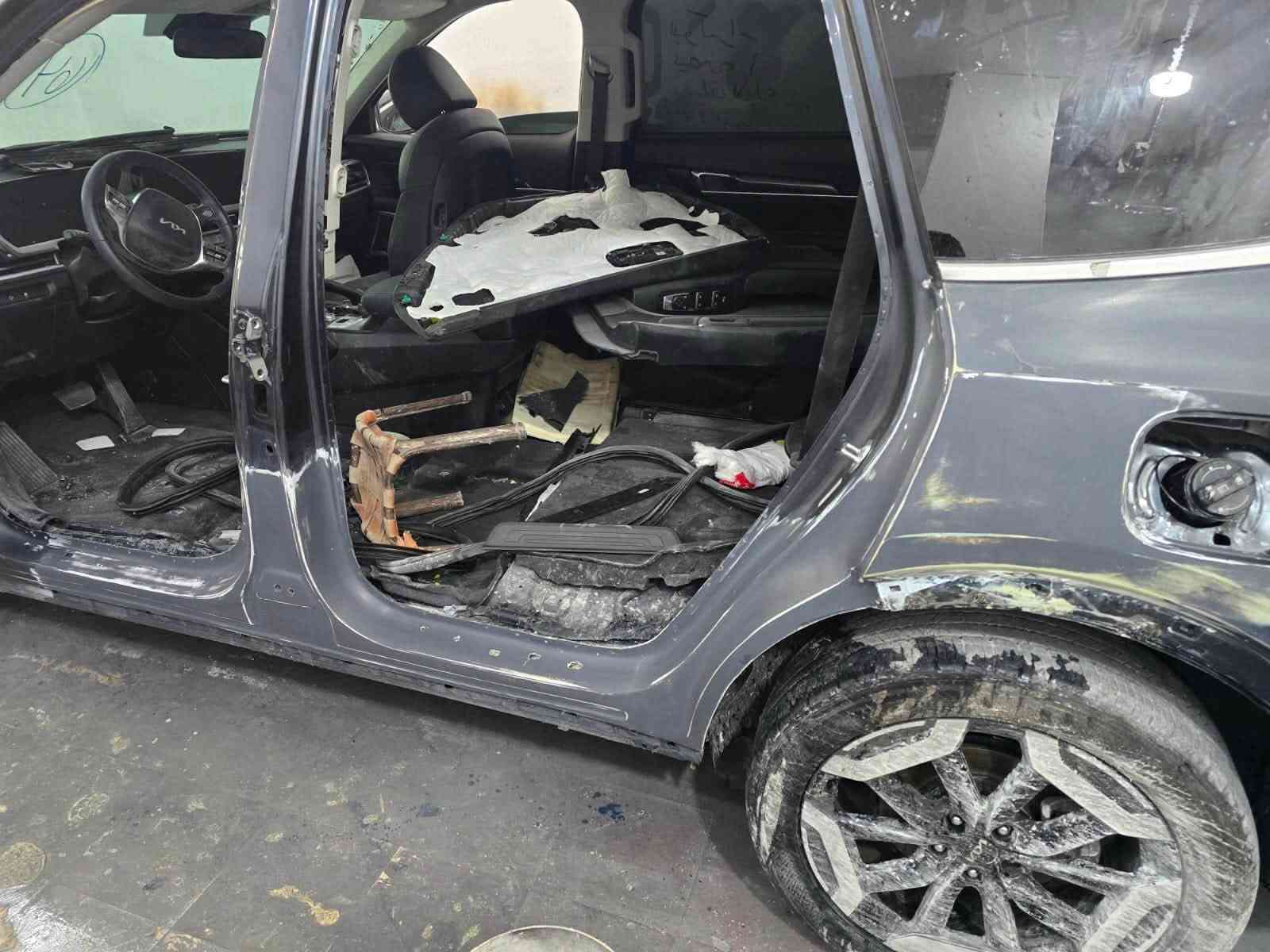 كيا تلورايد 2024 موديل  رقم بابل شهداء/ السيارة فول

 هزه وفحص وترقيم جديد  وارد امريكا السيارة 

بيها بابتين وجاملغ خلفي بجم كبس حادثها موضح بصور

سياره مرقمه جاهزه بابل

. جميع الايرباكات سليمة 

مواصفات S تجي فول

كشنات جلد سياحي منفصل

محرك 3.8.L.vin 6 

دشبول الكتروني  متصل مع شاشة

كامرا خلفية دوارة 

رادارات  امامي وخلفي وجانبي

حساس خلفي 

لايت زينون عالي ناصي 

لد نهاري + بك لايت لد

تدفئه كشنات 

انظمة قيادة متعدد

تحديد مسار قيادة آليه 

تحكمات استيرن جهتين

وباقي المواصفات معروفة للسيارة

275 ورقة سعرها 

حله مركز المدنيه

واتساب او الاتصال عالرقم
***********

