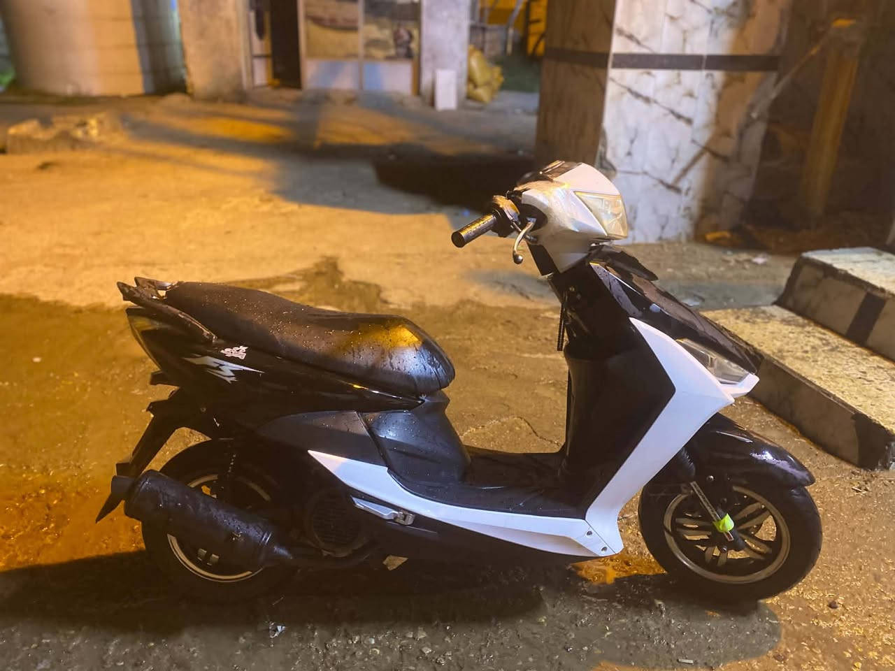 سلام عليكم دراجه لبيع  مكفول كلشي شغاله نكره سلف ما مفتوحه سعر 350وبيه مجال بصيط مستعجل عله بعيته رقم ***********
