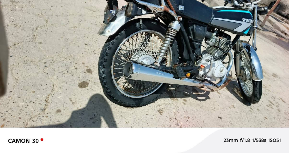 دراجه للبيع شباب يراد لها شويه ترتيب دراجه كهربائيه كلها شغاله سعرها ب 340 وبيها مجال  رقم هاتف ***********

نص مكتوب في الصور:
- CAMON 30 23mm f/1.8 1/993s ISO52
- CAMON 30 23mm f/1.8 1/538s ISO51
- CAMON 30 23mm f/1.8 1/923s ISO50
- CAMON 30 • 23mm f/1.8 1/538s ISO51