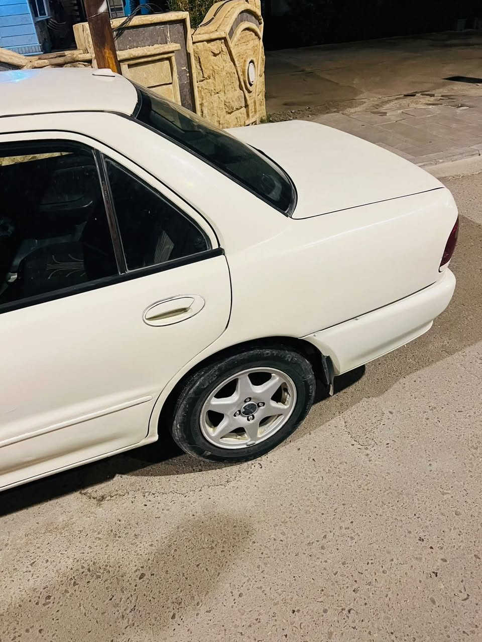 برتون 2004 صبغ عام. كير محرك شرط. تبريد. شغال كامل نقص بس راديتر  تخم تاير صدر نص عمر كهربائيات كلها شغاله دشبول مامفتوح كلشي بيها شغال رقم كركوك شرط التحويل والغرامات  كير اوتو. داخل صاج. السياره. حلوه وناعمه بالمشي سعرها مناسب مكاني صلاح الدين قضاء العلم تجي اشوفها وتدلل اتصل ***********
