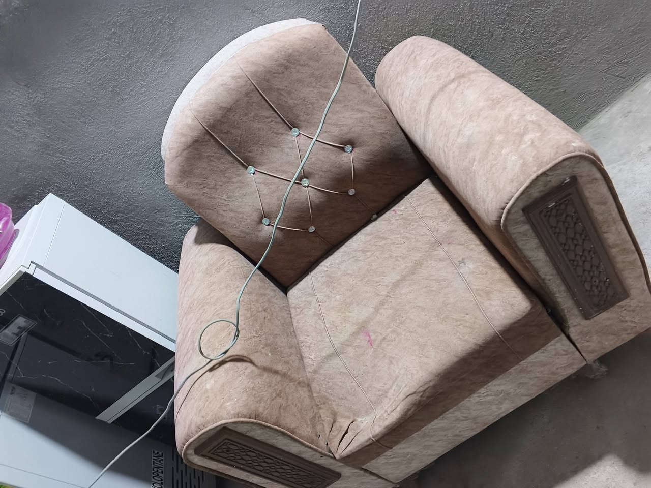 كنب • حي العسكري