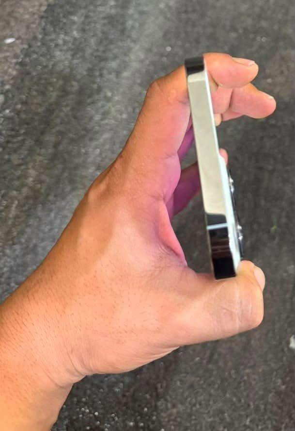 السلام عليكم 🫡
للبيع iPhone 13 pro max 
ذاكرا 256 بطاريه 68% حقيقي ممبدله
نموذج M شرق اوسط نضافه 90%
الجهاز حاله وكاله مابي شي كله شغال فيس ايدي صوت اتصال انترنيت مابيه اي خلل السعر قفل 700 الف مكاني بغداد حي العامل رقمي ***********
