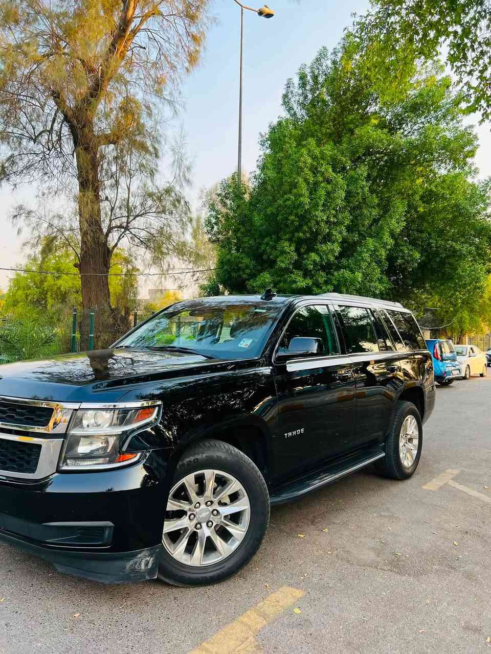 السلام عليكم 🔥😎 بيع فقط 
شوفر ليت تاهو 2019 امريكي 
رقم بغداد انكليزي تحويل مباشر سنويه ب اسمي 
عداد المسافه 66 الف mil
صور السونار موضحه ب اسفل المنشور 🔻
المواصفات 🔰
سويج
محرك 5.3
شاشه
كامره
حساسات 
مقاعد جلد
كشنات الاماميه كهرباء 
المقاعد الخلفيه منفصل
صندوك كهرباء 
وبعد بيها مواصفات 
السياره جاهزه من كلشي وعلى ايدي 

 📍 مكان السياره / بغداد الكاظميه 

📞 ***********

📞 ***********
