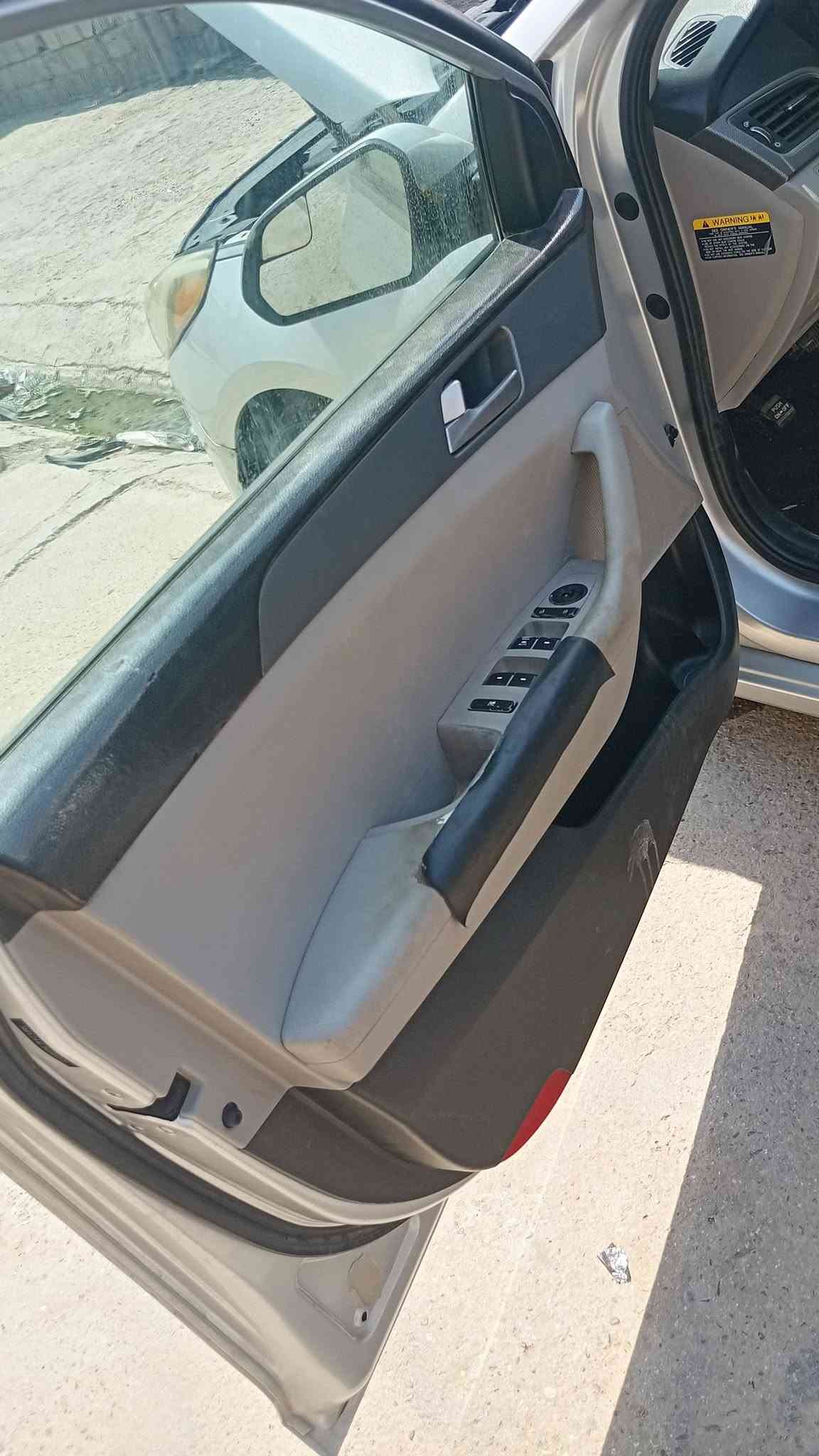 السلام عليكم شباب سوناتا موديل 17 امريكي سياره نص فول من عدن فتحه السياره بيها بخشمك شاملغ الامامي فقط شيء قليل معجون وبيها البانيه جاره سياره جاهزه على اخر حبايه ما بيها اي نقص رقم بغداد انجليزي باسمي تحويل ثاني يوم الشرايبي خير ويتدلل مستعجل على البيعه 115 وبيها مجال ***********
