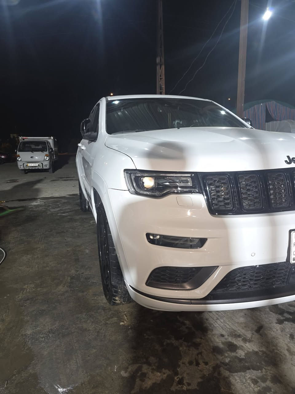 سلام عليكم جيب اس موديل 2020 السعر 240$ فول مواصفات ***********
