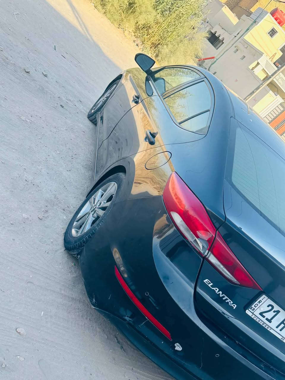 السلام عليكم ورحمة الله وبركاته
🚗 للبيع هيونداي إلنترا 2018 أمريكي

🔹 المواصفات:

 ● المحرك: 2000 دوش
 ● ناقل الحركة: أوتوماتيك (AT) بلاد المرغوب
 ● اللون: أسود
 ● التبريد: ثلج
 ● الحدادية: جيدة
 ● سونار السيارة مرفق مع المنشور
 ● الباب الخلفي فقط كلير، بدون معجون
 ● السيارة بسمي سنوية جديده 
 ● الهزة جديدة

💰 السعر: 105، قابل للتفاوض .

📍 العنوان: الديوانية – مركز المدينة

📞 للتواصل: ***********

السيارة بحالة جيدة وجاهزة للاستخدام، والمعاينة خير دليل.

الله يرزق صاحب النصيب.
