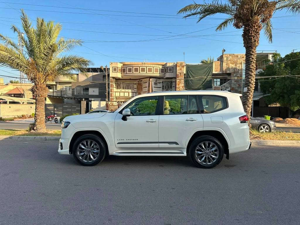 لاندكروز Gxr لمتدد(S) موديل 2025 ضمان شركه ساز مكفوله كفاله عامه ماشيه 14الف على ايدي طلعته زيرو من شركه مغلفه PPF هذا اصلي ابو 3000 دولار مو ابو مليون ابسمي السعر 76 الف دولار قبل للتفاوض استفسار اكثر *********** بغداد, العراق
