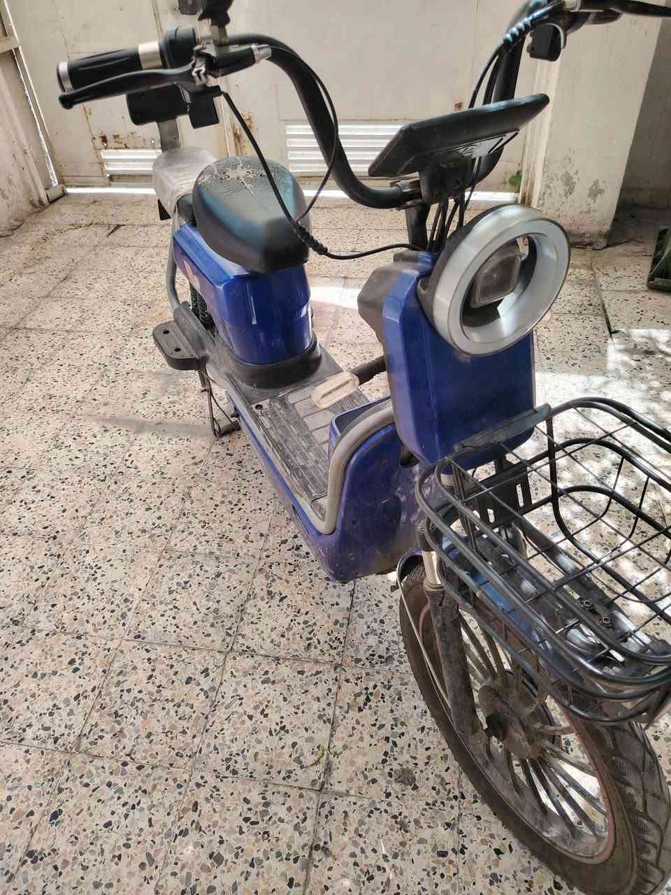 ماطور شحن للبيع حجم 20
بي مفتاح 1 وبصمة 1
وبي 5 بطاريات 4 هابطات ووحدة مشعولة
بقية التفاصيل راح اخليها بل منشور
السعر 75 الف قفل 
الماطور بدون شاحنة 
للتواصل هاذا رقمي ***********
