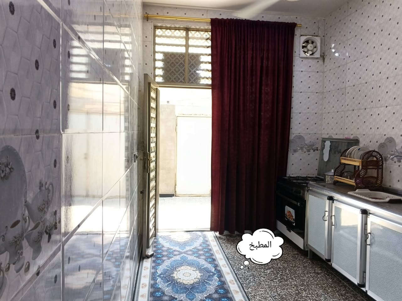 السلام عليكم 
بيت للبيع 
100 متر 
الواجهيه 6 وربع 
نزال 18
السعر • 48 
العنوان الكوفه شارع المعمل قرب اسواق حسين  الرماحي
الاستفسار على الرقم( ***********)
