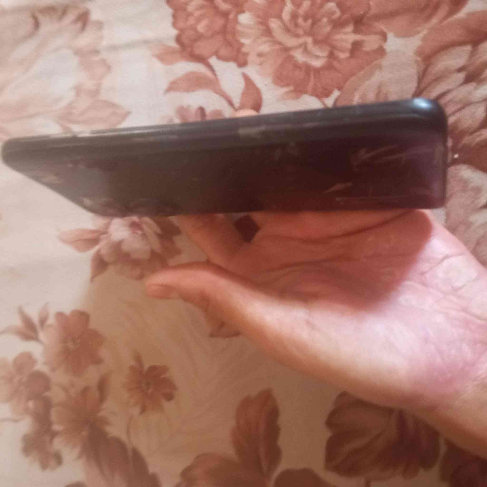 جهازهونر HONORX7 البيع سعر85 وبيه مجال مكان كربلاء فقط مكو توصيل رقمي وتساب ***********
