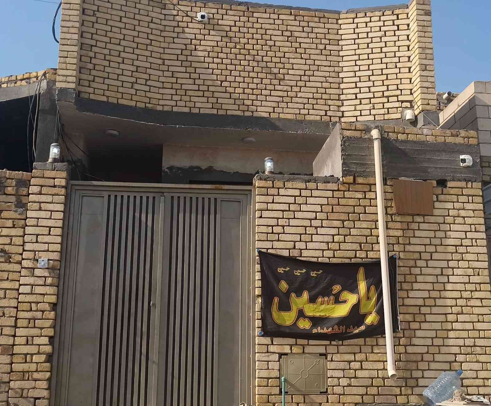 للبيع
بيت مساحه ١٠٠ متر شرك 

طابق ونص بناء ٢٠٢٦

وجه ٥ نزال ٢٠

التضحيه حي ام البنين مقابل سياج الشركه الهنديه 

مطلوب اسكان ٥٠

السعر ١٥٠

***********
