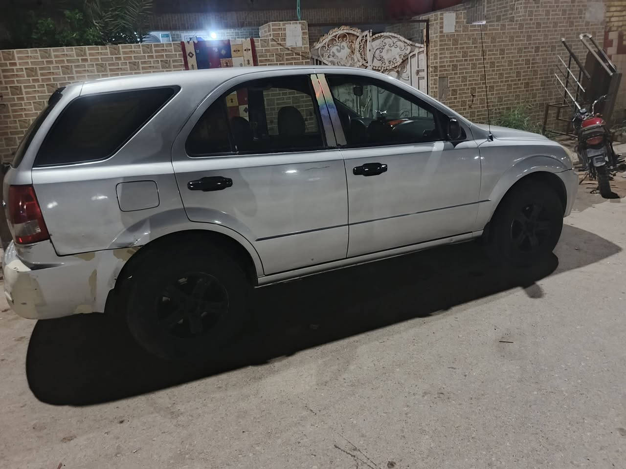 سورنتو مال مزاد سيارة حلوه وجاهزه من كلشي
موديل 2004
بس شراي خابر ***********
واسط قضاء الحي
