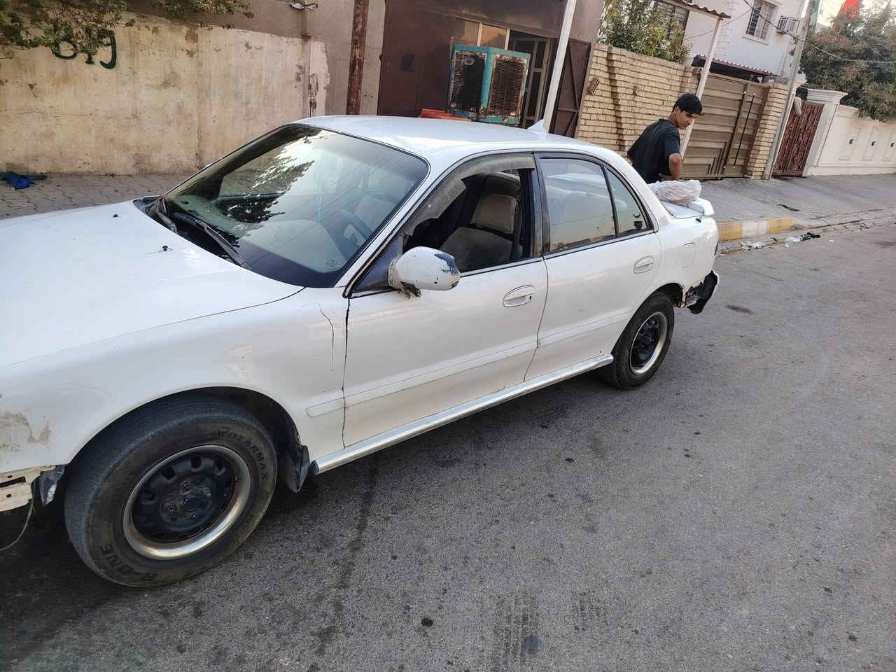 سوناتا 2موديل 94مفتوح كير اوتماتيك رقم مميز بغداد بأاسمي السعر 32وبيها مجال الاستفسار الاتصال على الرقم ***********
