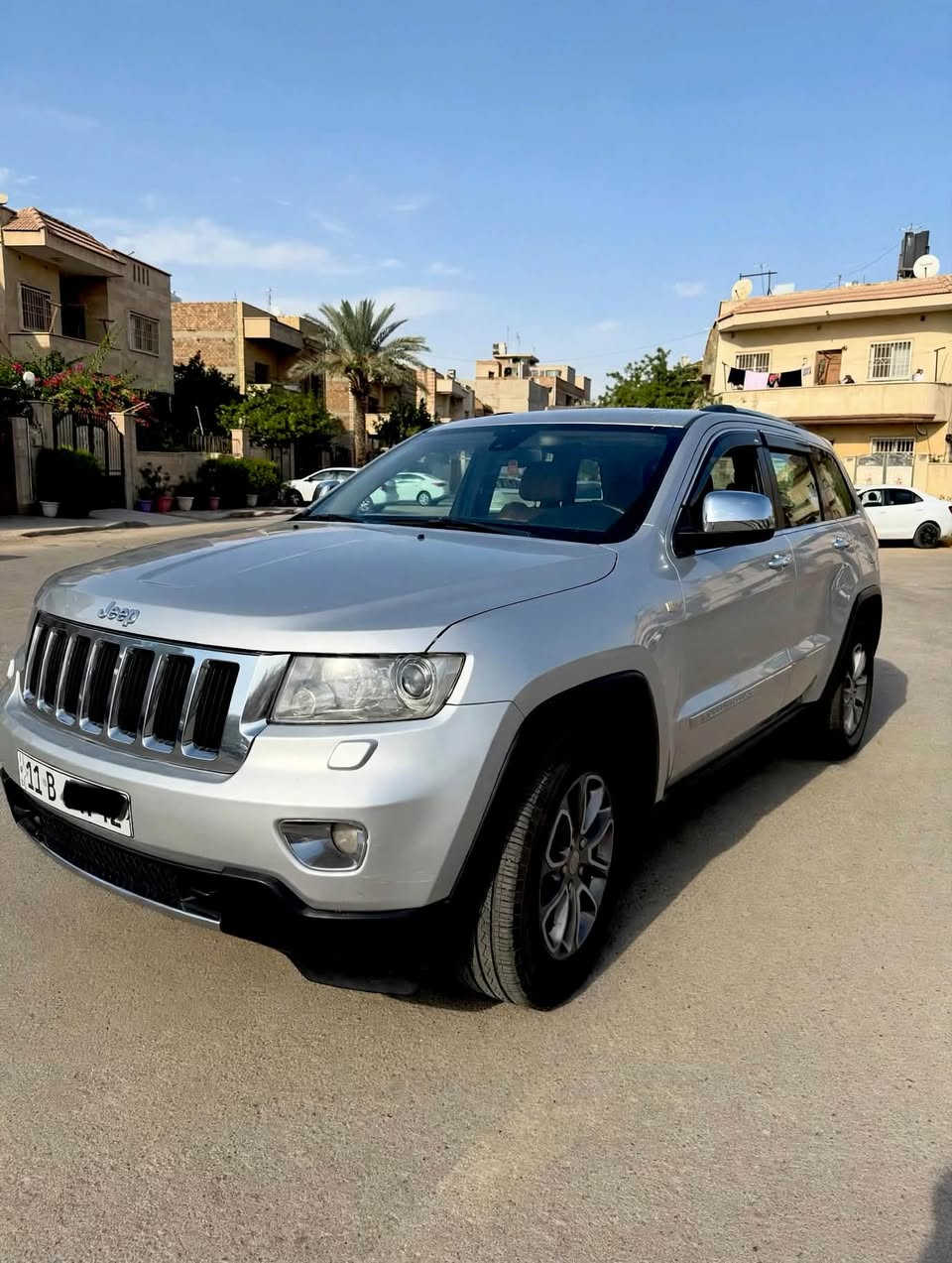 جيب  2013  خليجي
بيع فقط ما اراوس
السعر 142 وبيه مجال ادامه كامله تخم تاير ترايها زيرو. مناقصه كلشي
بيها جاملغ يمنه مبدل ومصبوغ وسونر منشور ويه صور 
الرقم الجديد
فول مواصفات المتدد ١/١
بصمة 
فتحه 
حساسات خلفي 
شاشة جبيرة 
كشنات جلد وكهرباء
محرك 3600
4 ويل ماوس
وباقي المواصفات معروفة 
مكاني بغداد السبديه
رقم الهاتف ***********
