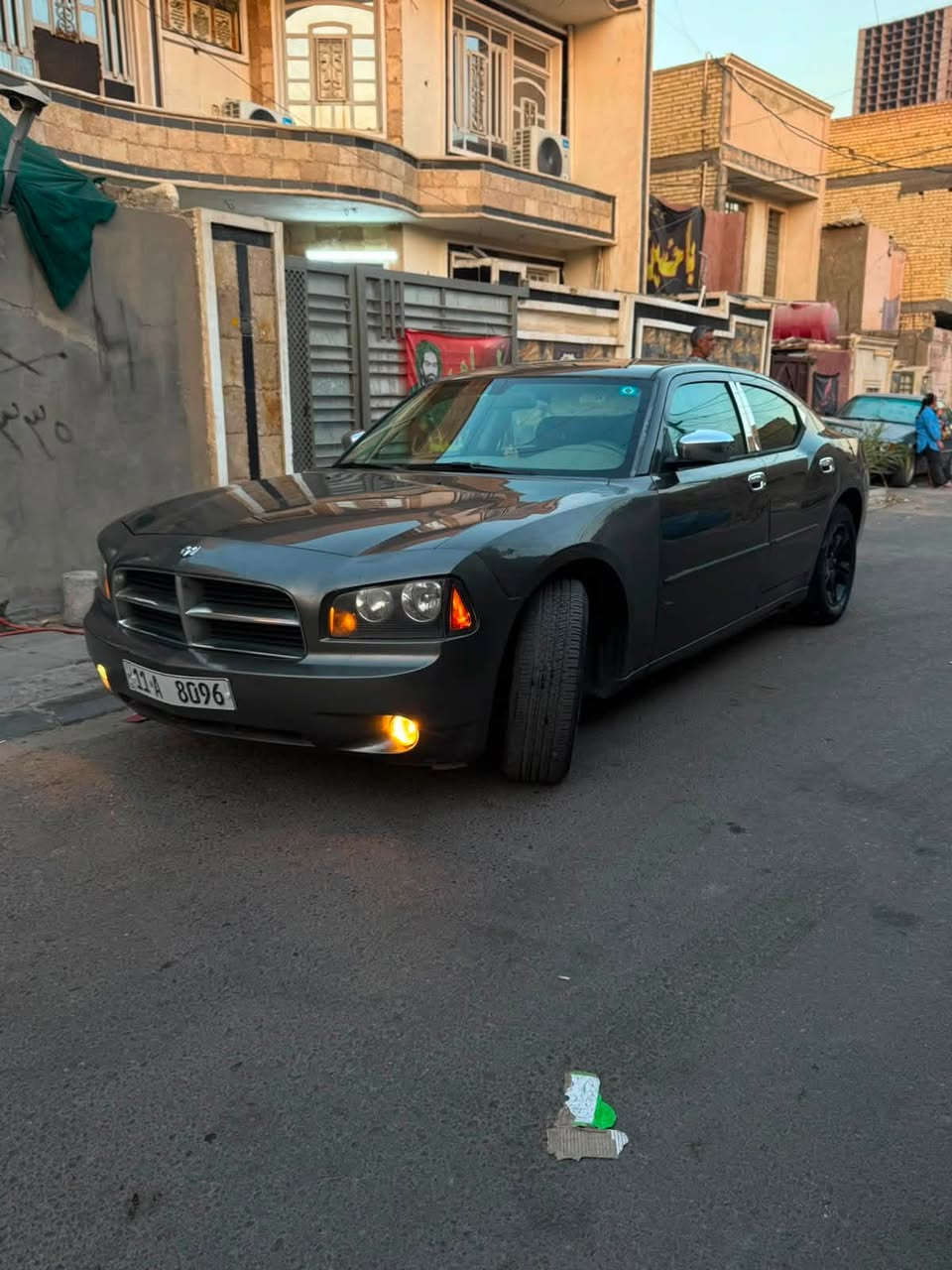 السلام عليكم جارجر موديل 2009وارد خليجي بيهه خشم الجاملغ اليمنه فقط سياره جاهزه للاخير صدر امامي خلفي تخم تاير كير مكينه تبريد كله مكفول للبيع او مراوس حسب القناعه ***********السعر 98 وبيهه مجال
